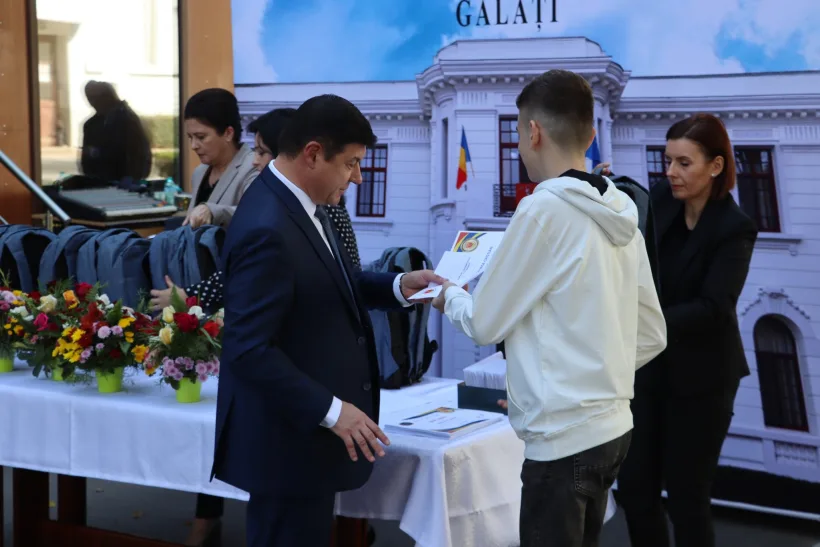 Costel Fotea: Am premiat cu câte 1.500 de lei pe cei mai buni elevi din mediul rural