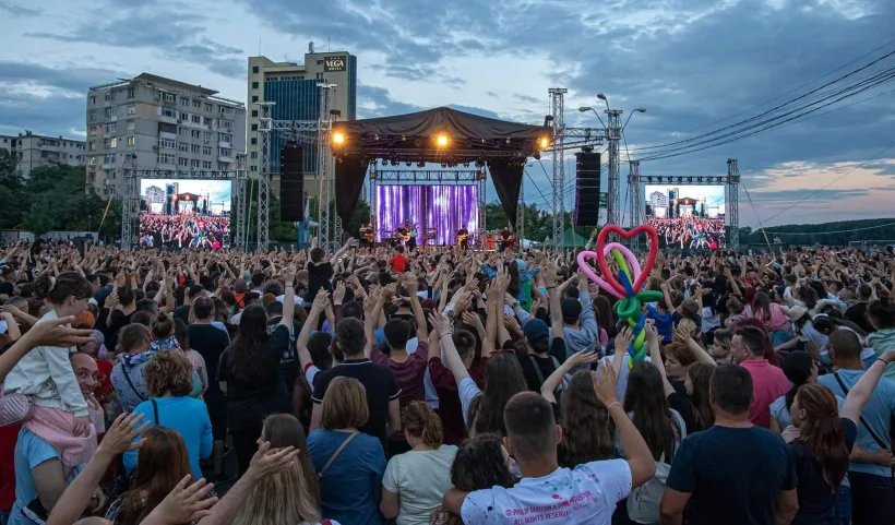 Concerte, spectacol de artificii și patinoar în aer liber, de sărbătorile de iarnă, la Galați