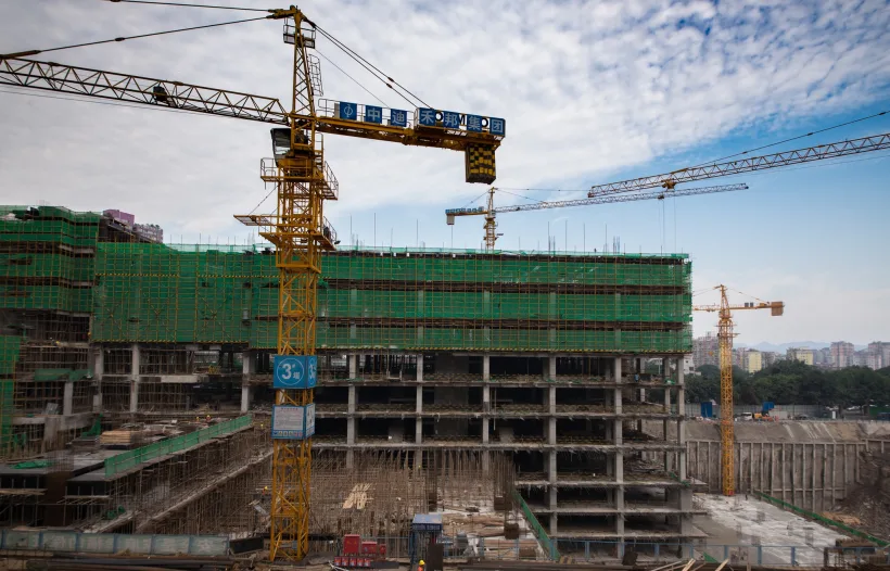 Constructori gălățeni, amendați de inspectorii de muncă