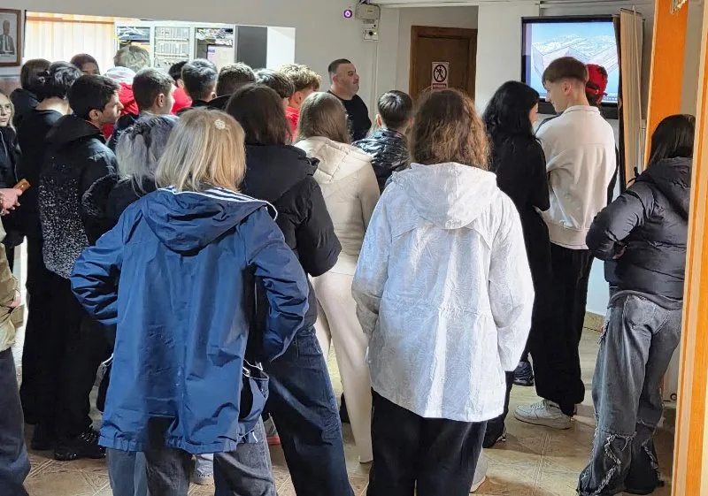 30 de elevi gălățeni au prins cutremurul de luni „în direct”, la Observatorul Seismologic Vrâncioaia