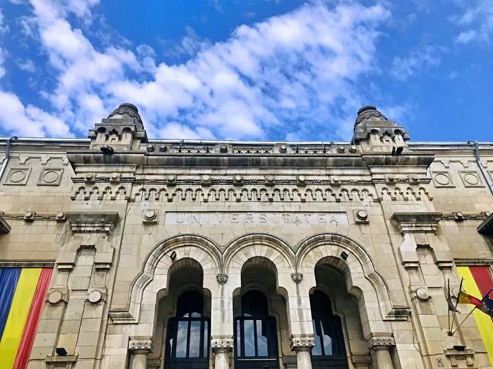 Patru cercetători ai UDJG, în clasamentul mondial al celor mai reprezentativi oameni de știință!