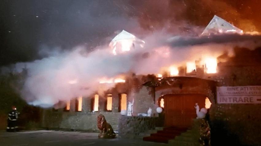 Incendiu puternic la restaurantul Hanul Vânătorului. 15 persoane s-au autoevacuat